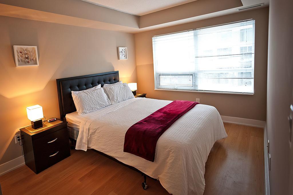 Red Maple Suites - Blue Jays Way Toronto Exteriör bild