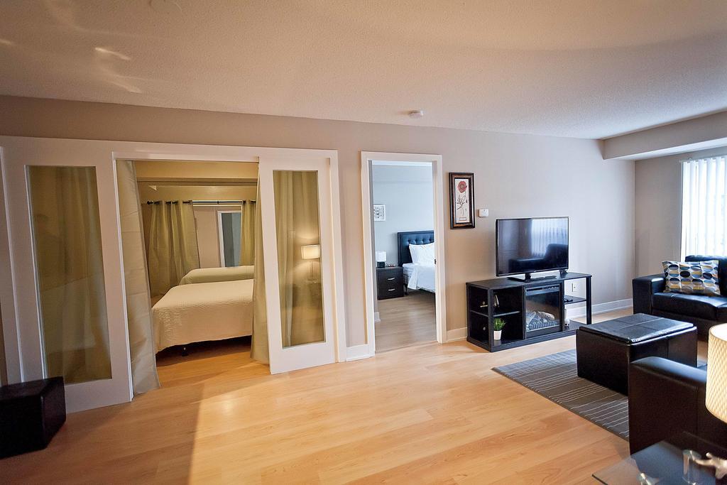 Red Maple Suites - Blue Jays Way Toronto Exteriör bild