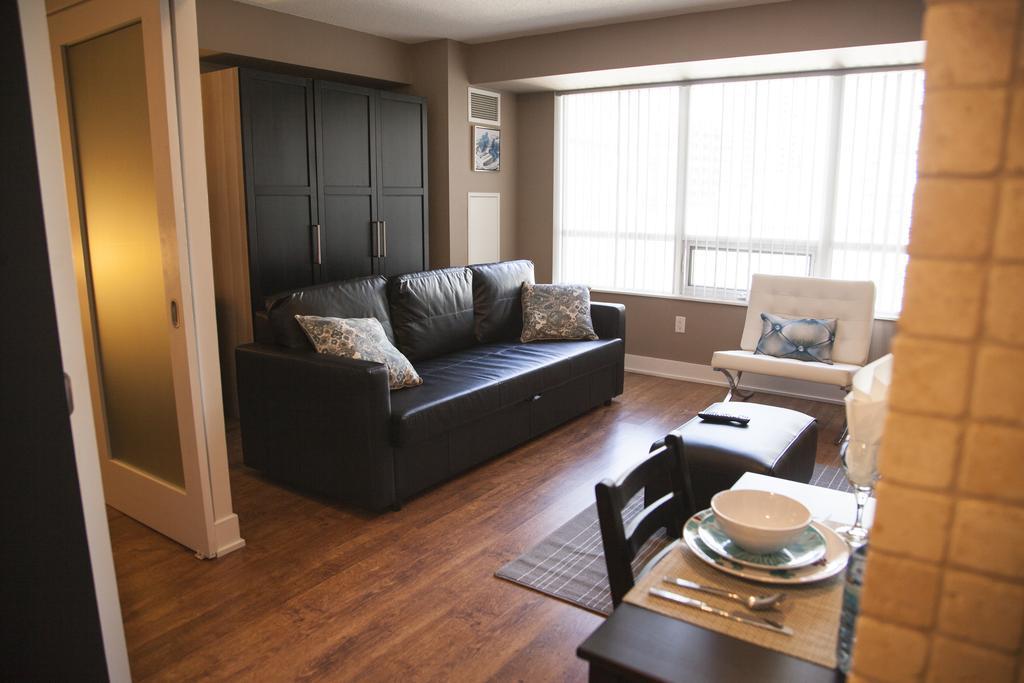 Red Maple Suites - Blue Jays Way Toronto Exteriör bild