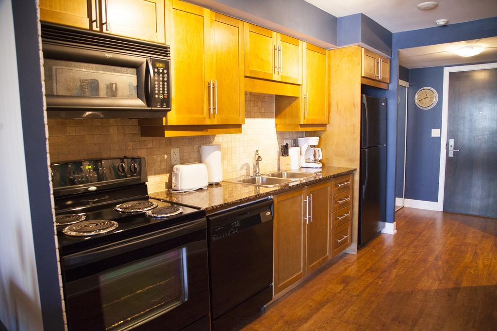 Red Maple Suites - Blue Jays Way Toronto Exteriör bild