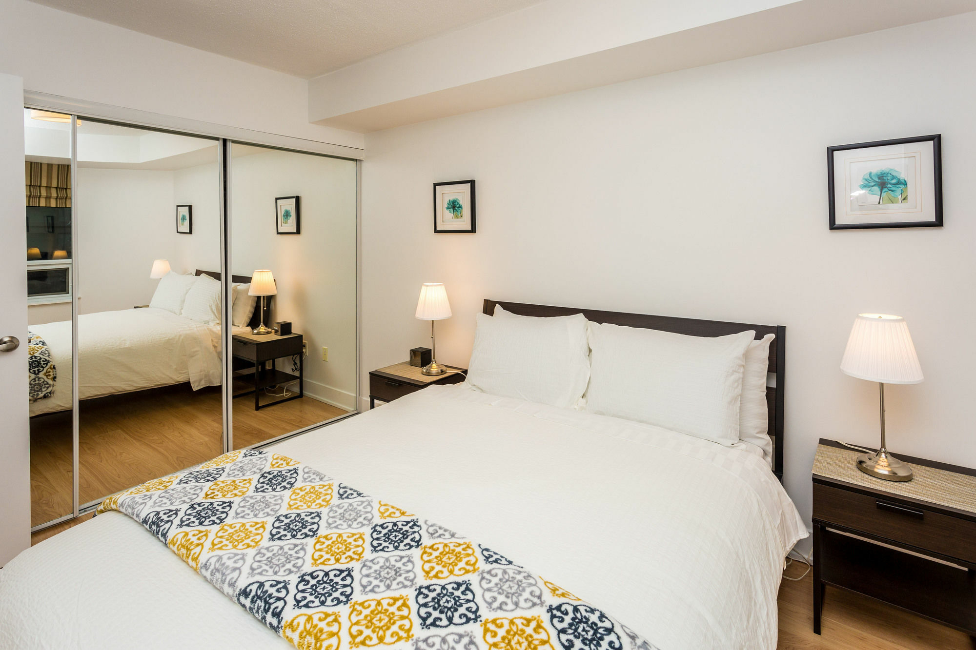 Red Maple Suites - Blue Jays Way Toronto Exteriör bild